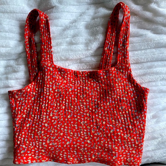 red flower print crop top - Picture 1 of 2